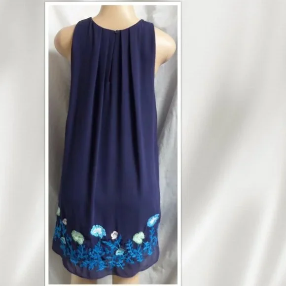 "LOFT" BLUE FLORAL EMBROIDERED SLEEVELESS BOHO SWING TRAPEZE DRESS SZE: 2P NWT - Picture 4 of 5